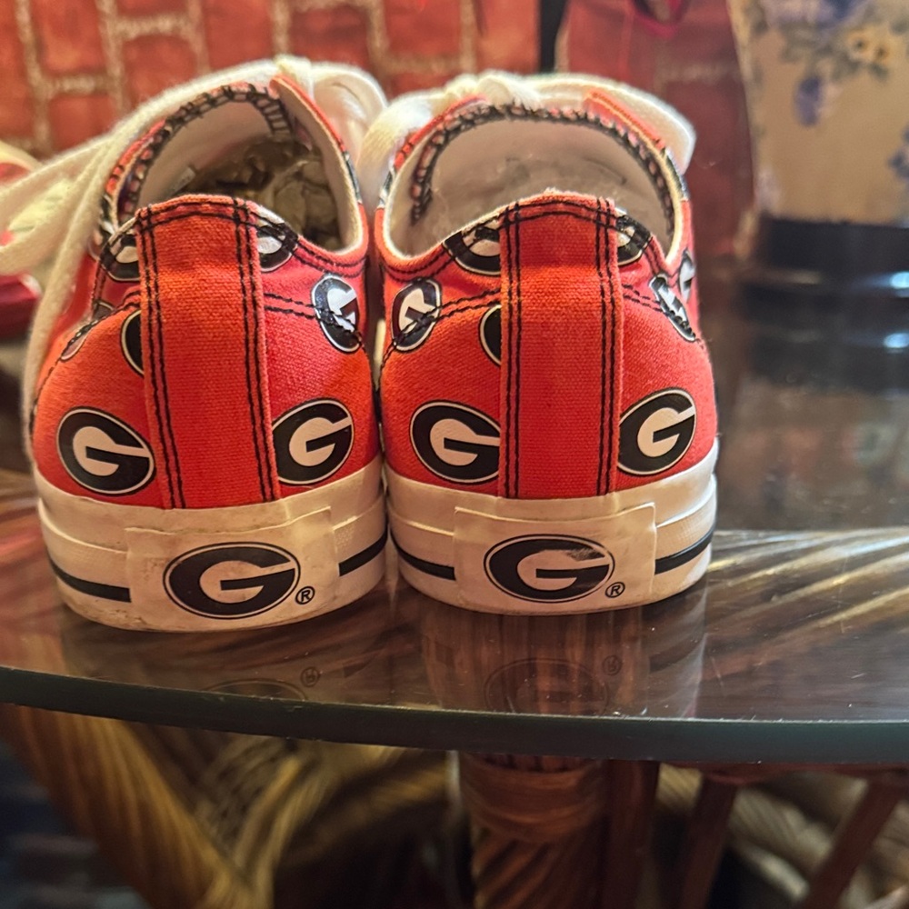 Red Patterned Women's Sneakers - Picture 4 of 8